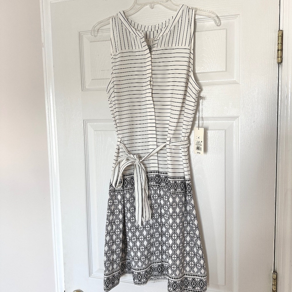 A New Day Sleeveless Dress Black White Stripes Geometric Size Medium